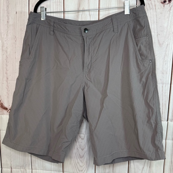Lululemon Athletica Kahuna Golf Shorts - Picture 1 of 8